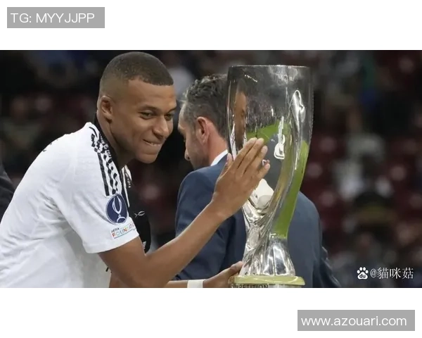 足坛巨星C的荣耀与传奇时刻全景展现球迷心中不灭的璀璨光辉